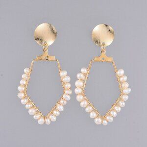 NWOT Beautiful wire wrapped, handmade Natural pearl Stud dangle earrings